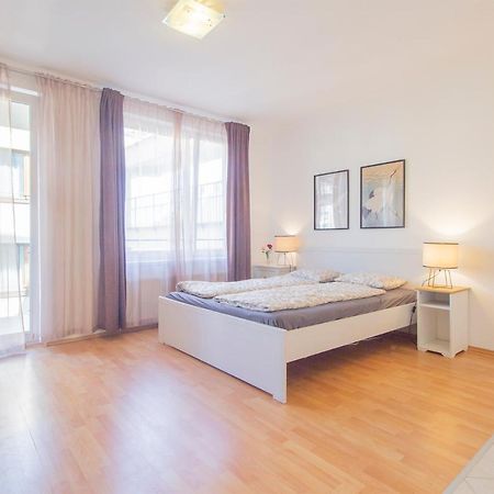 Corvin Modern Studio With Ac, Parking Apartment Будапеща Екстериор снимка